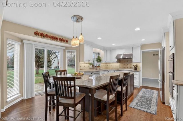 721 Remington Court, Commerce Charter Township, MI 48382