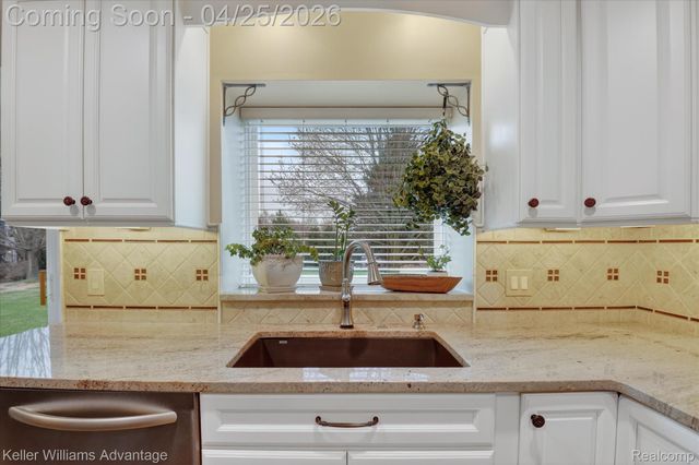 721 Remington Court, Commerce Charter Township, MI 48382