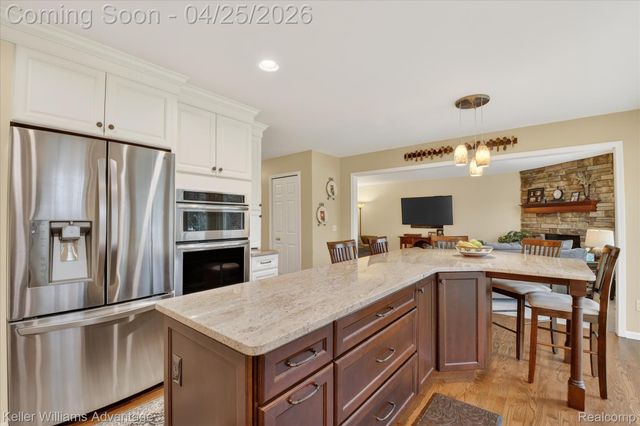 721 Remington Court, Commerce Charter Township, MI 48382