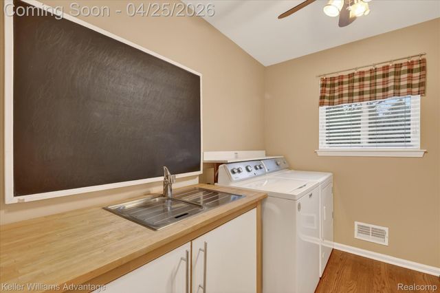 721 Remington Court, Commerce Charter Township, MI 48382