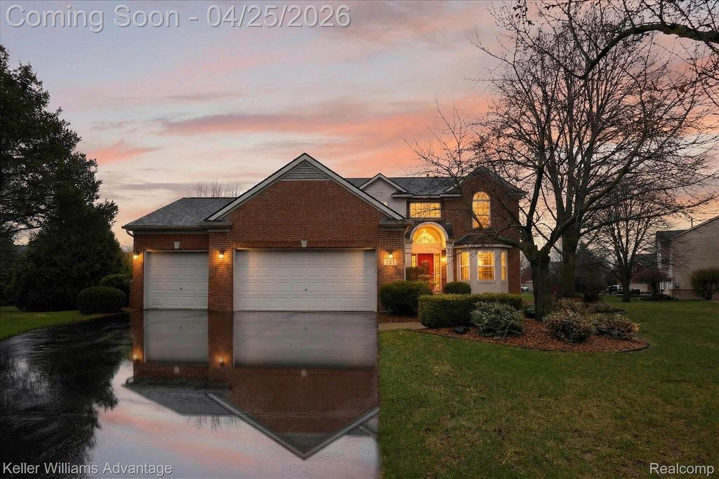 721 Remington Court, Commerce Charter Township, MI 48382