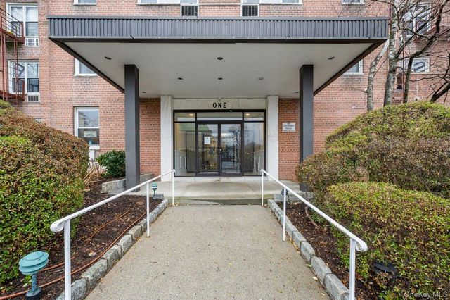 1 Oakridge Place 1G, Eastchester, NY 10709