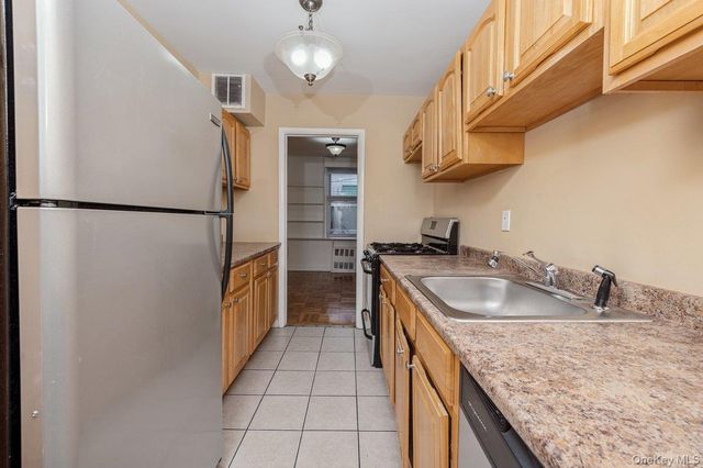 1 Oakridge Place 1G, Eastchester, NY 10709