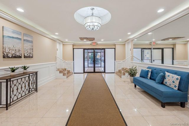 1 Oakridge Place 1G, Eastchester, NY 10709