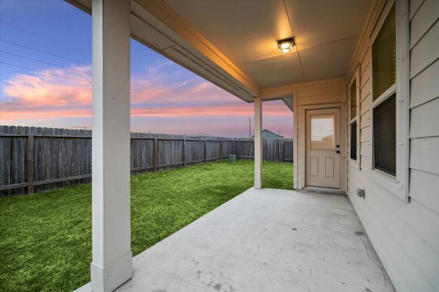 14603 Rain Tree Drive, Mont Belvieu, TX 77523