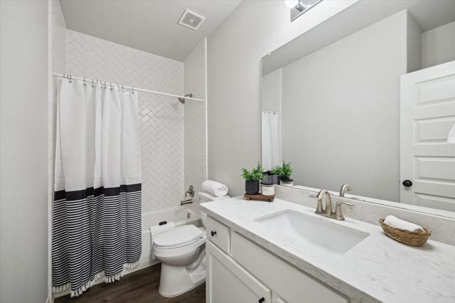 14603 Rain Tree Drive, Mont Belvieu, TX 77523