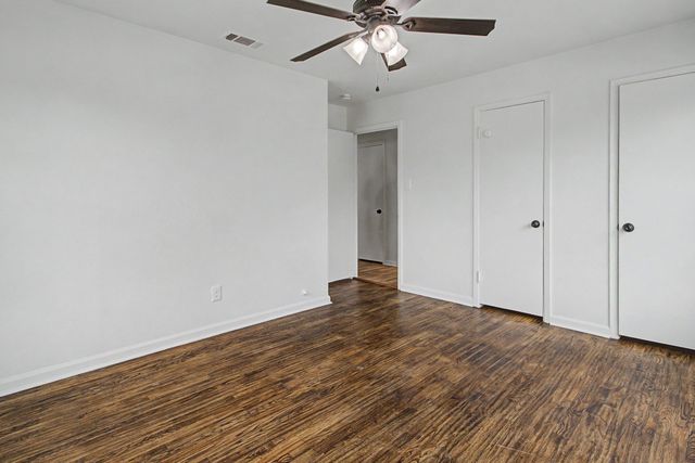 122 W 11th Street, Irving, TX 75060