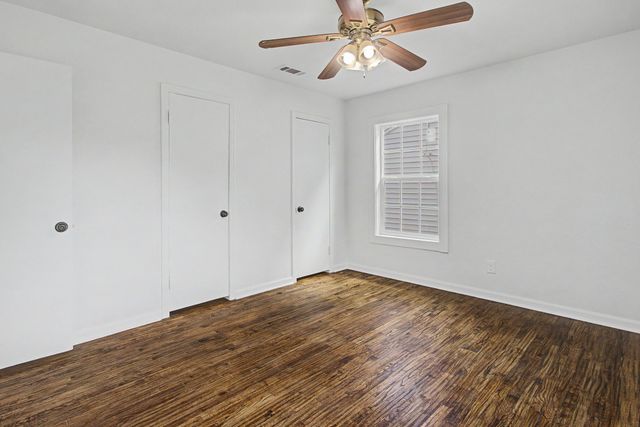 122 W 11th Street, Irving, TX 75060