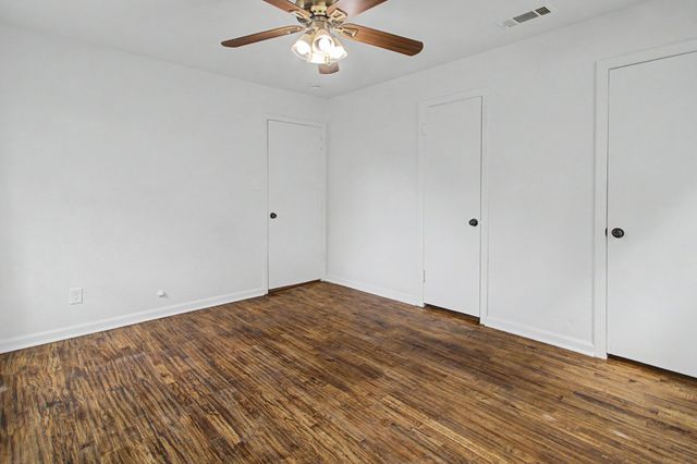 122 W 11th Street, Irving, TX 75060