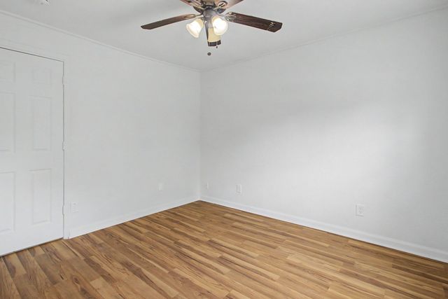 122 W 11th Street, Irving, TX 75060