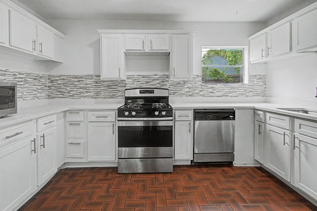 122 W 11th Street, Irving, TX 75060