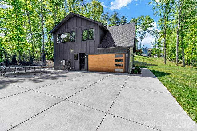 108 Poplar Green Way, Asheville, NC 28806