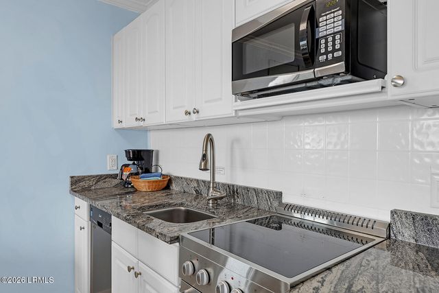 40 Folly Field Rd Apt A325, Hilton Head Island, SC 29928