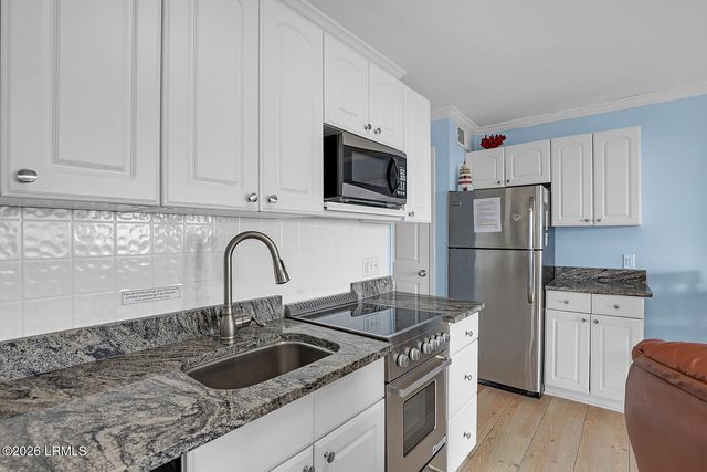 40 Folly Field Rd Apt A325, Hilton Head Island, SC 29928