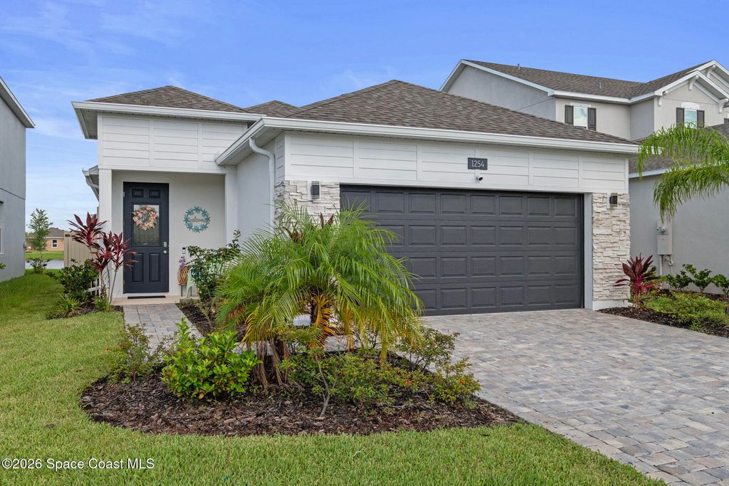1254 Canfield Circle SE, Palm Bay, FL 32909