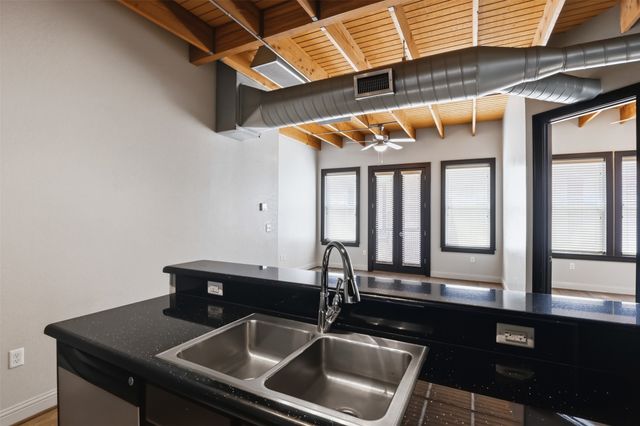 928 Lipscomb Street 204, Fort Worth, TX 76104
