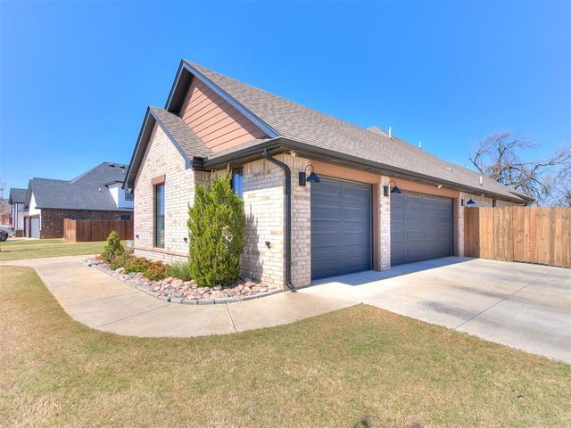 4820 Mustang Park Boulevard, Mustang, OK 73064