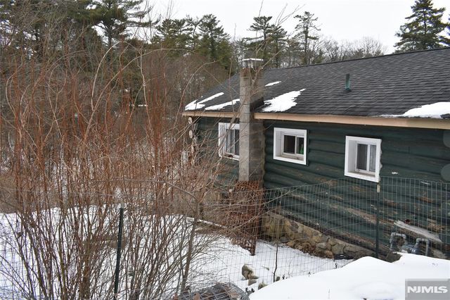 71 Dockerty Hollow Road, West Milford, NJ 07480