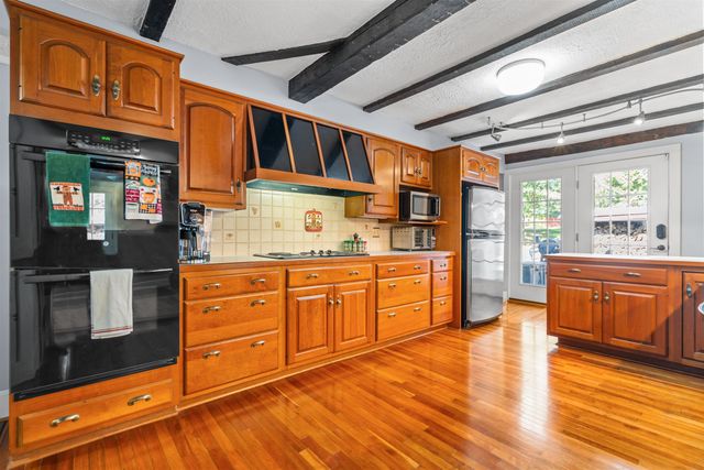 447 Center Road, Hillsborough, NH 03244