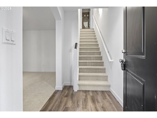 14090 Sw BURLWOOD Ln, Beaverton, OR 97005