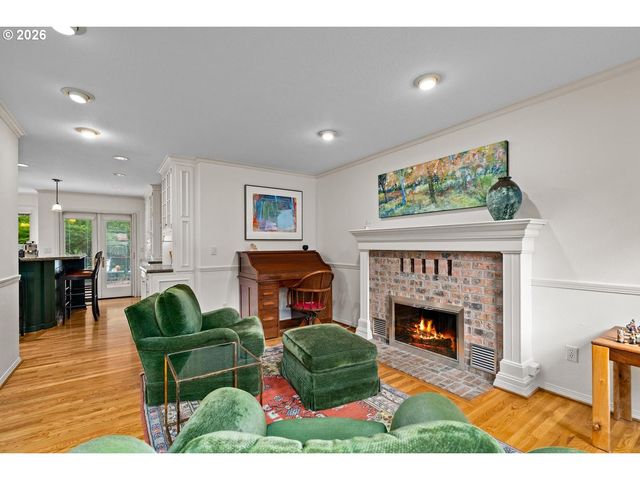 6576 Sw BOUNDARY St, Portland, OR 97225