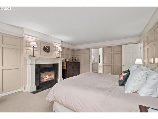 6576 Sw BOUNDARY St, Portland, OR 97225