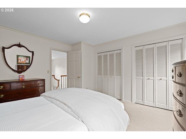 6576 Sw BOUNDARY St, Portland, OR 97225