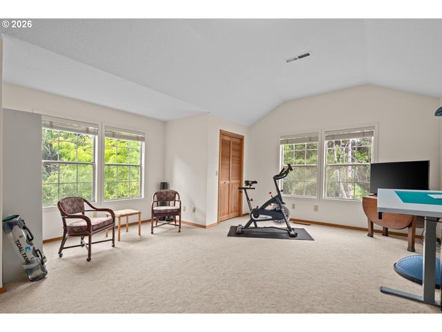 6576 Sw BOUNDARY St, Portland, OR 97225