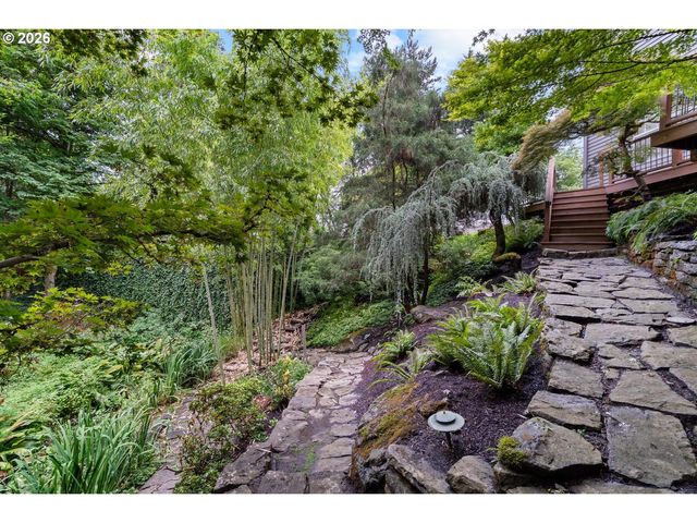 6576 Sw BOUNDARY St, Portland, OR 97225