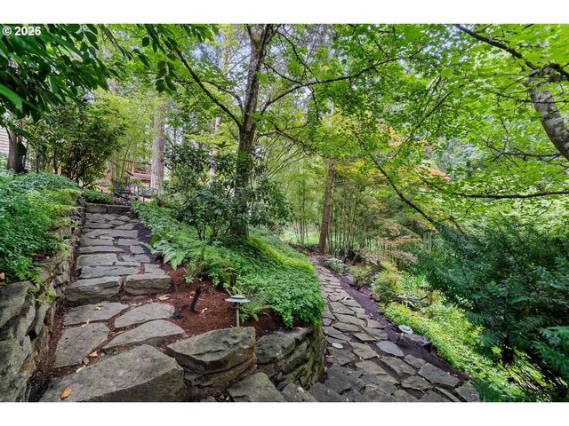 6576 Sw BOUNDARY St, Portland, OR 97225