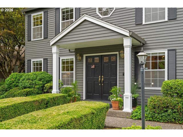 6576 Sw BOUNDARY St, Portland, OR 97225