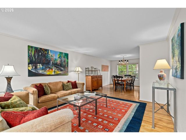 6576 Sw BOUNDARY St, Portland, OR 97225