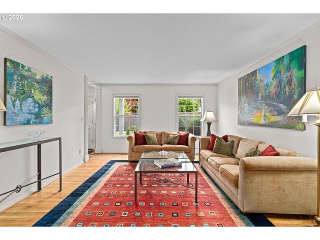 6576 Sw BOUNDARY St, Portland, OR 97225