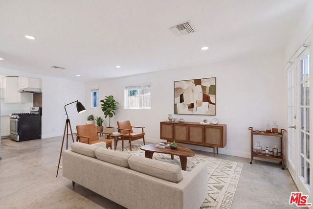 6488 Day Street, Tujunga, CA 91042