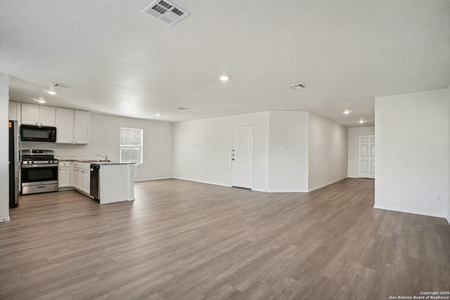 10515 Varmus, Converse, TX 78109