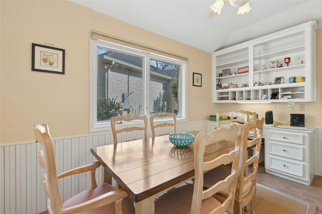 108 Spellbrook LN, Lakeway, TX 78734