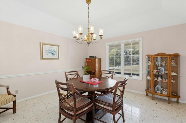 108 Spellbrook LN, Lakeway, TX 78734