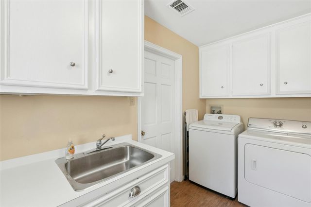 108 Spellbrook LN, Lakeway, TX 78734