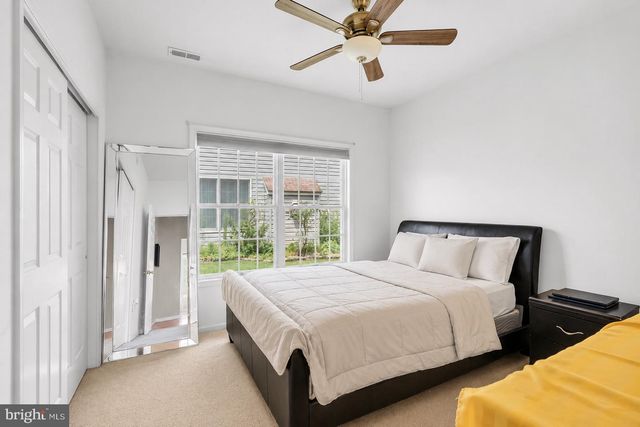 18 LANTERN LN, Columbus, NJ 08022