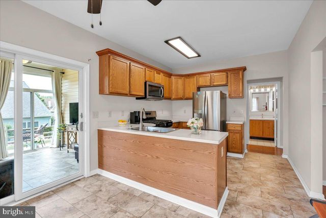 18 LANTERN LN, Columbus, NJ 08022