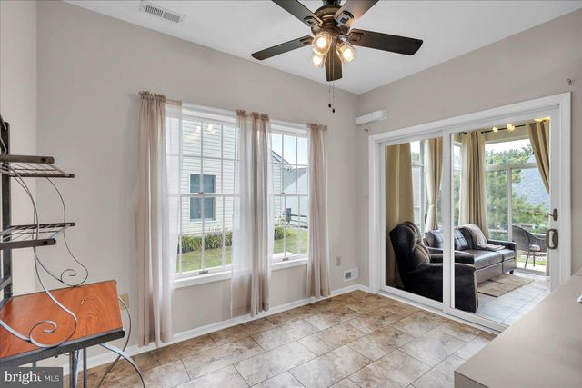 18 LANTERN LN, Columbus, NJ 08022