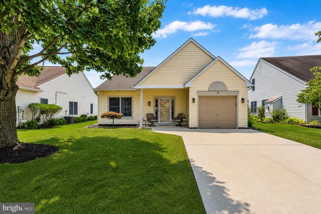 18 LANTERN LN, Columbus, NJ 08022