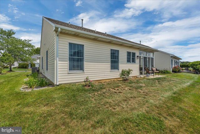 18 LANTERN LN, Columbus, NJ 08022