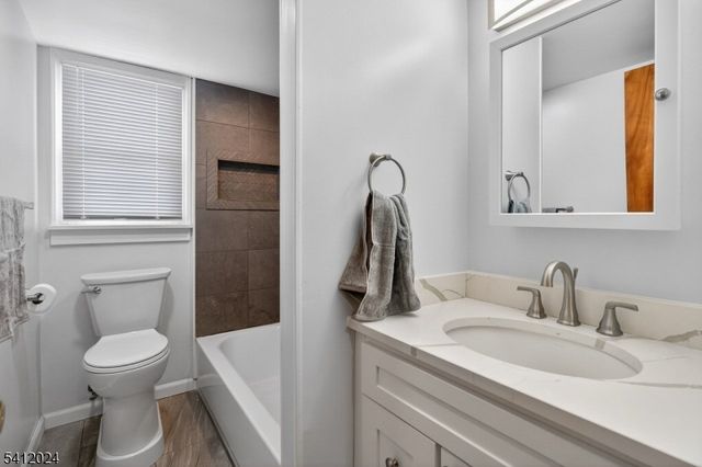 666 Bloomfield Ave 30, West Caldwell Twp., NJ 07006