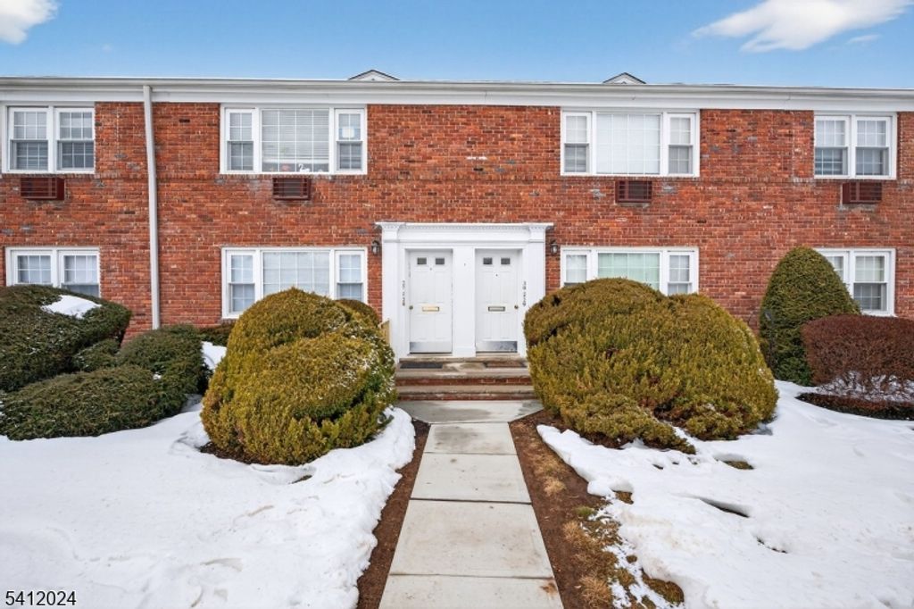 666 Bloomfield Ave 30, West Caldwell Twp., NJ 07006