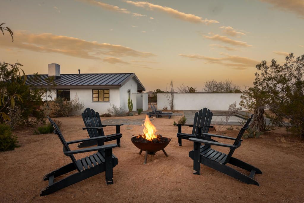 1564 Hilton Avenue, Yucca Valley, CA 92284