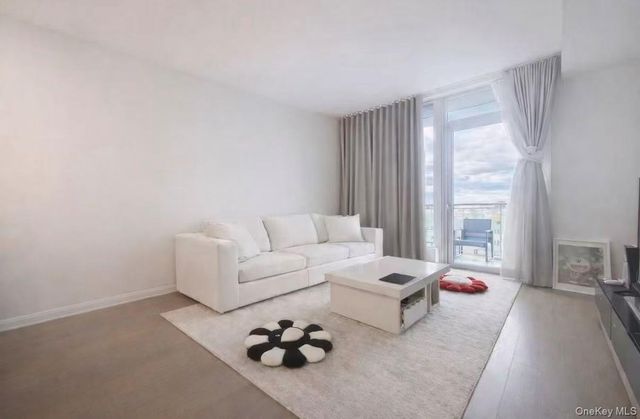 133-27 39th Avenue 11S, Flushing, NY 11354