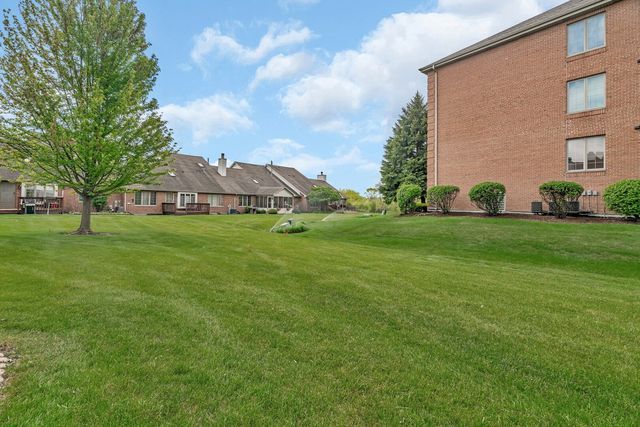 6725 Pondview Drive, Tinley Park, IL 60477