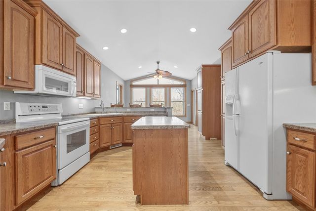 1253 Hillview Court NE, Swisher, IA 52338