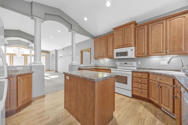 1253 Hillview Court NE, Swisher, IA 52338